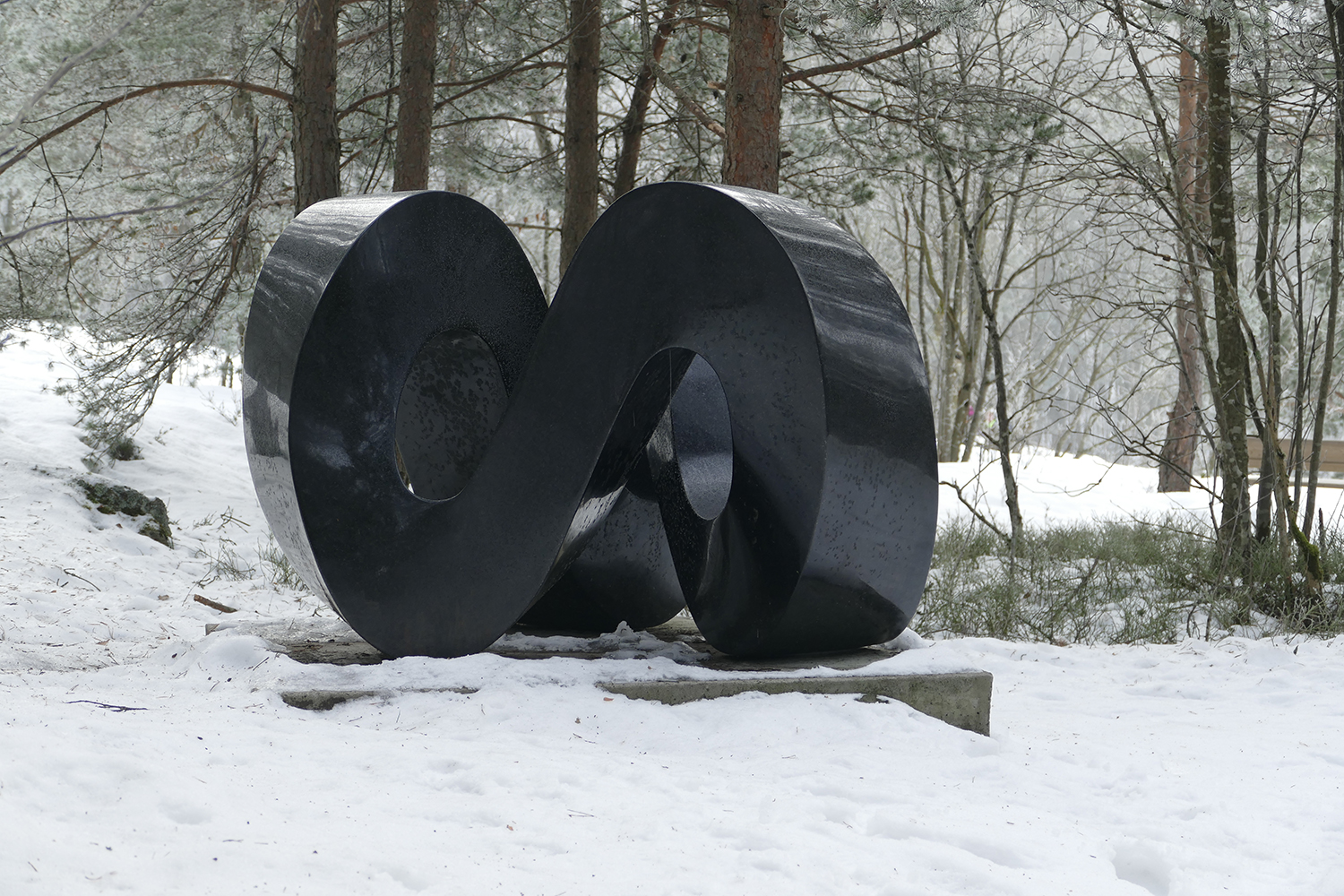 Parc Ekeberg à Oslo : Möbius Triple de Aase Texmon Rygh (1925-2019)