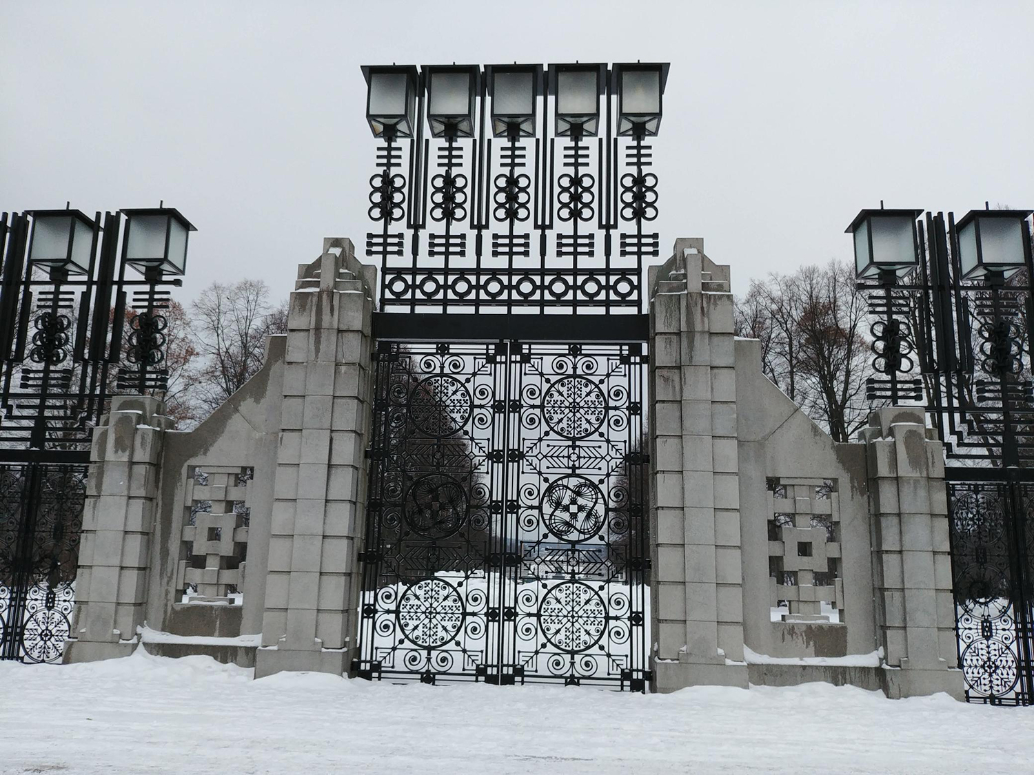 Entrée du parc Vigeland en hiver