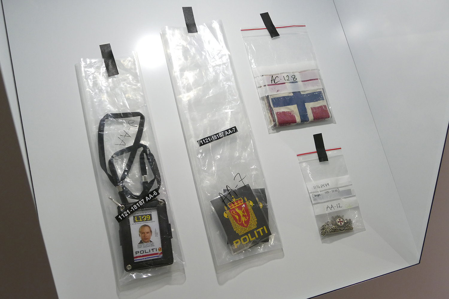 Objets d'Anders Behring Breivik exposés au Centre du 22 juillet à Oslo