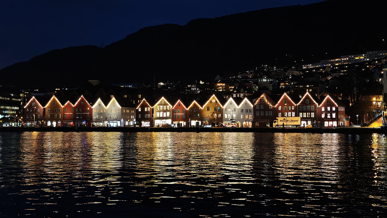 Bryggen by nigth