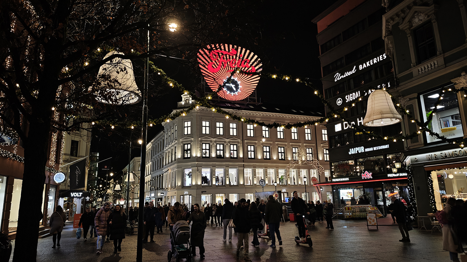 Les décorations de Noël à Karl Johan à Oslo
